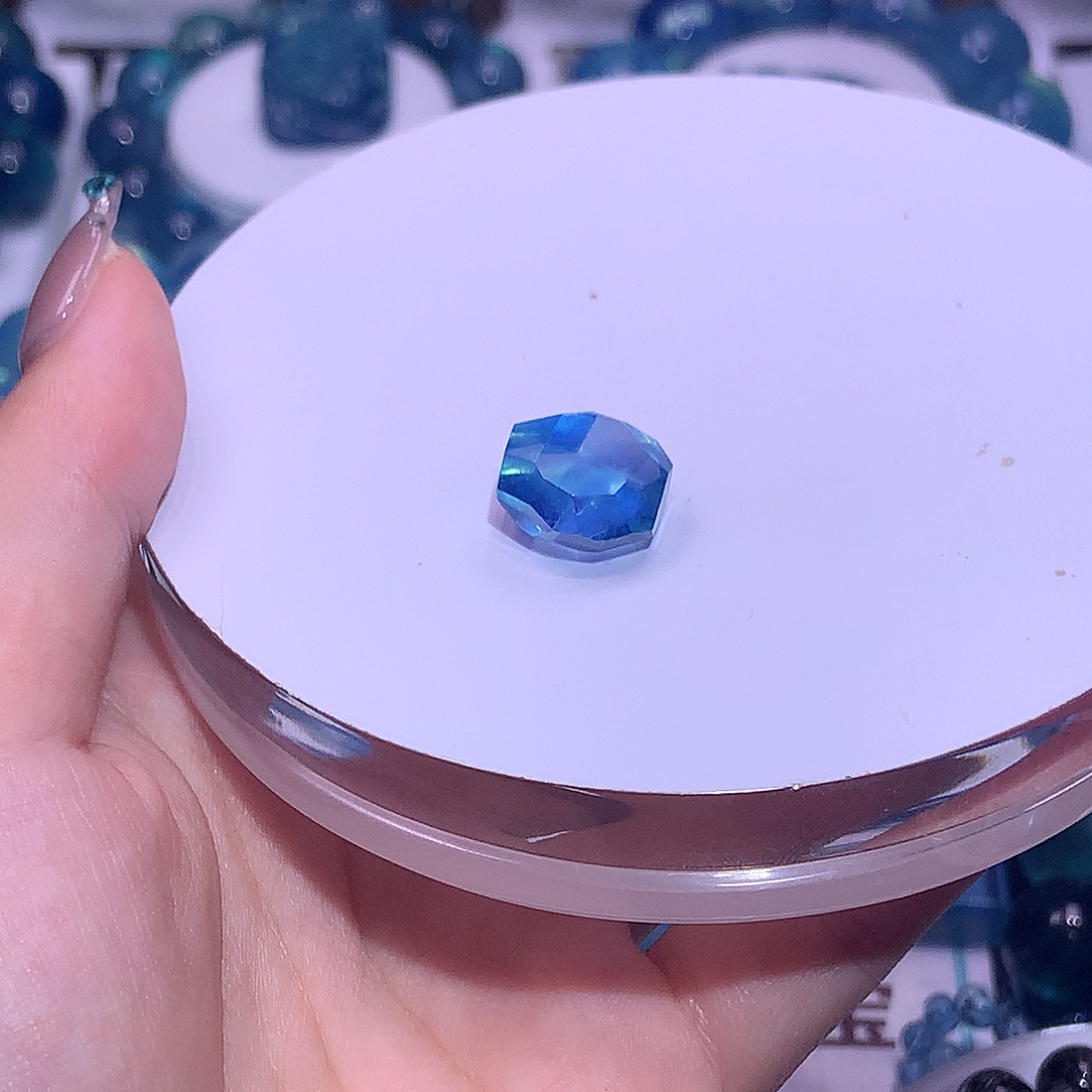 天然辰砂多边切面海蓝宝单珠12mm+（打孔不退不换）