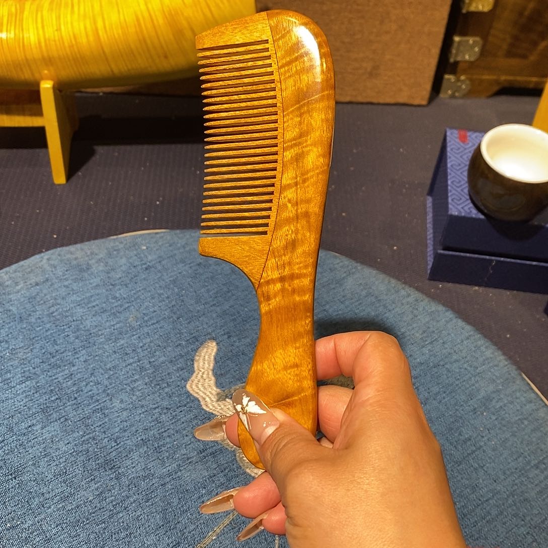 楠木748363636463645