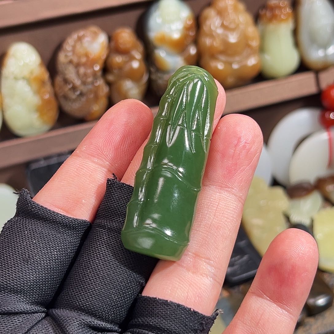 和田玉（碧玉）颈饰未镶嵌