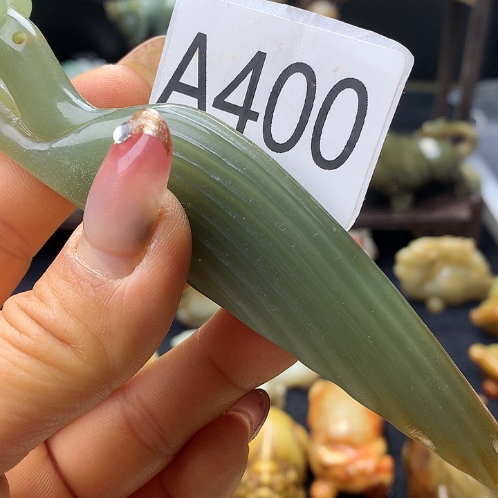 和田玉未镶嵌车挂