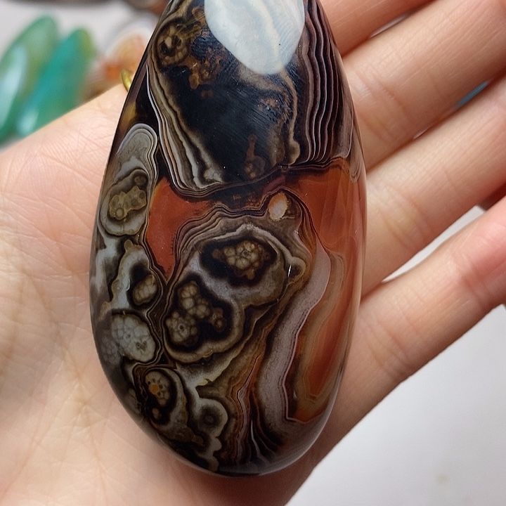 且***歌玛瑙/玉髓未镶嵌吊坠(不含链)