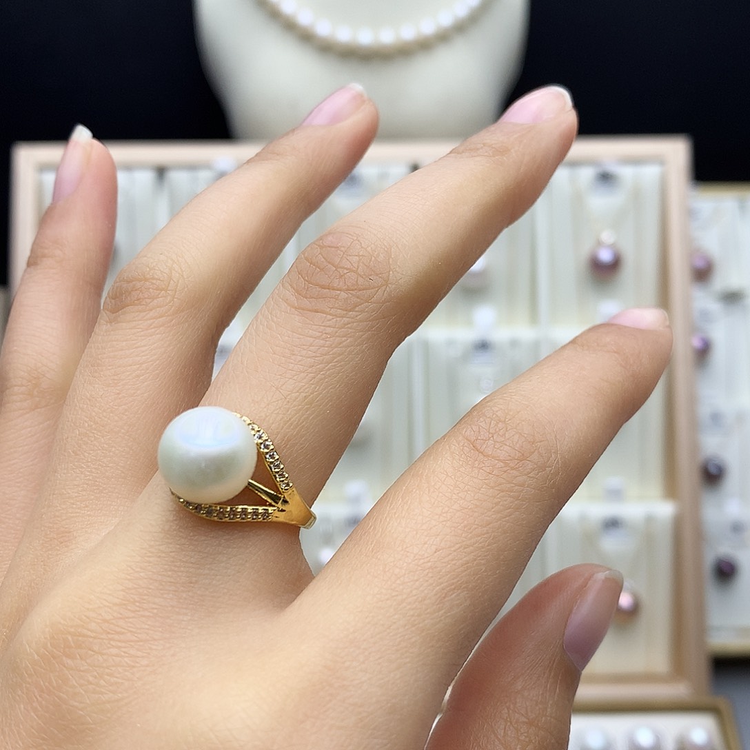 合金淡水珍珠颈饰