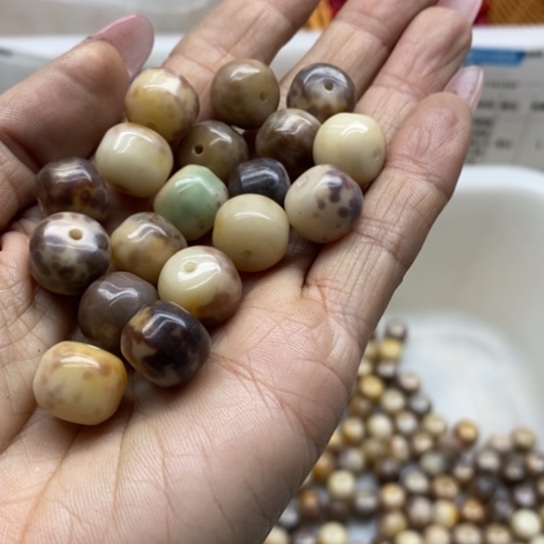 白玉菩提吊坠13花皮汉堡50颗