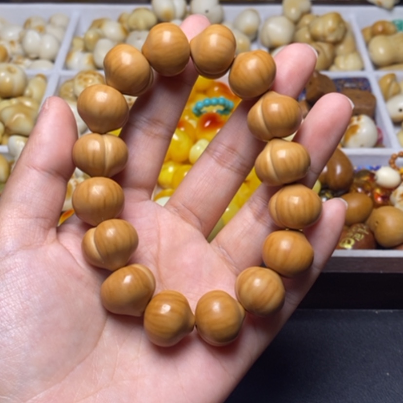 【闪购商品】吊坠猴头核桃多***奶光面18