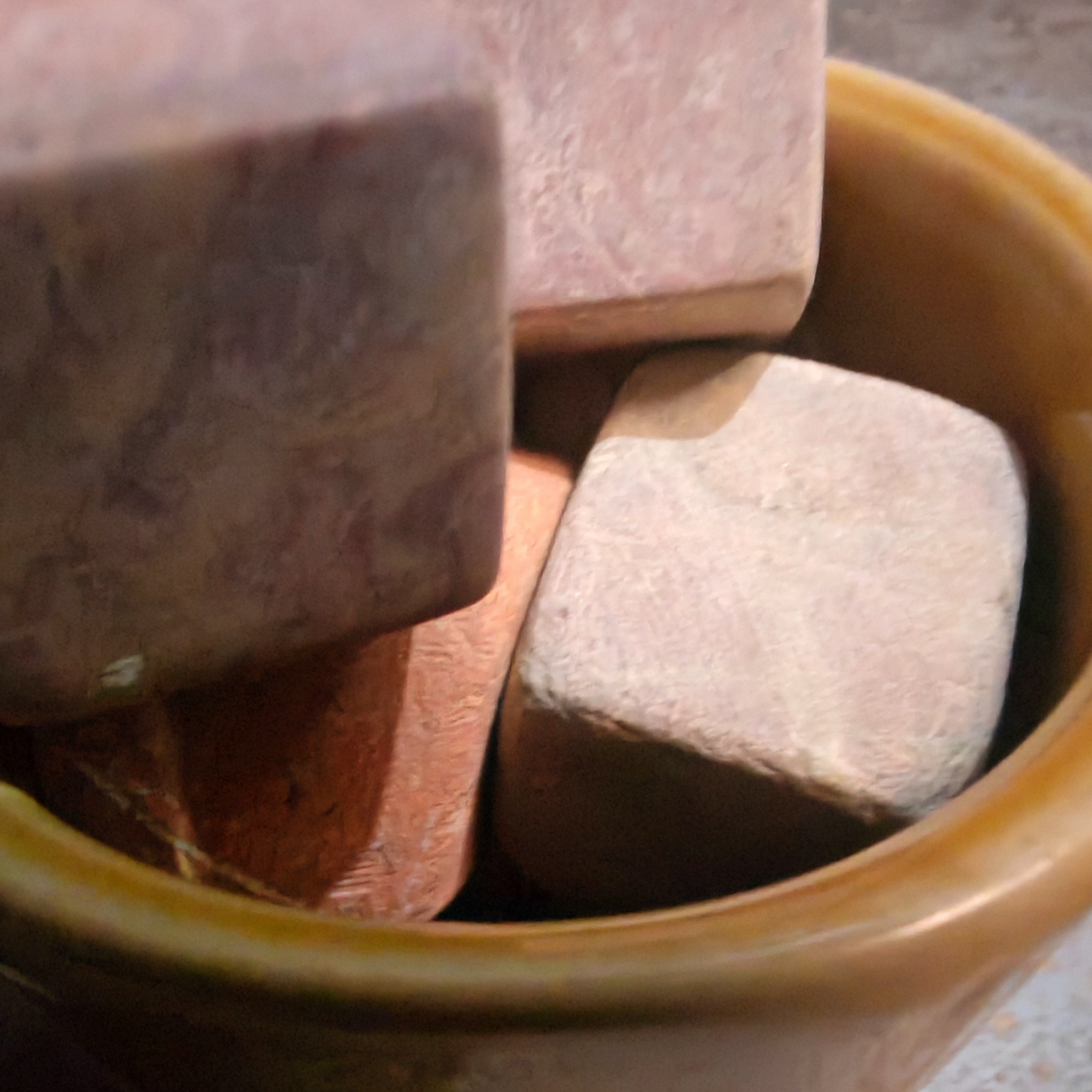 西侯幽谷泗水砭石六环石五色土150毫升养生杯刮疗板