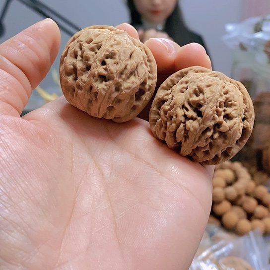 【闪购商品】把件文玩核桃38.5闷尖石墩小众蜡皮