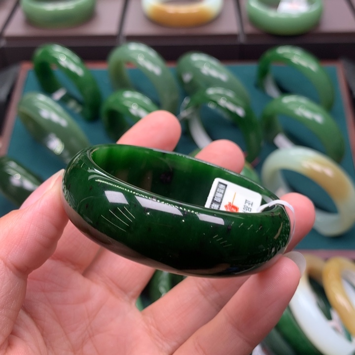 未镶嵌手镯和田玉（碧玉）