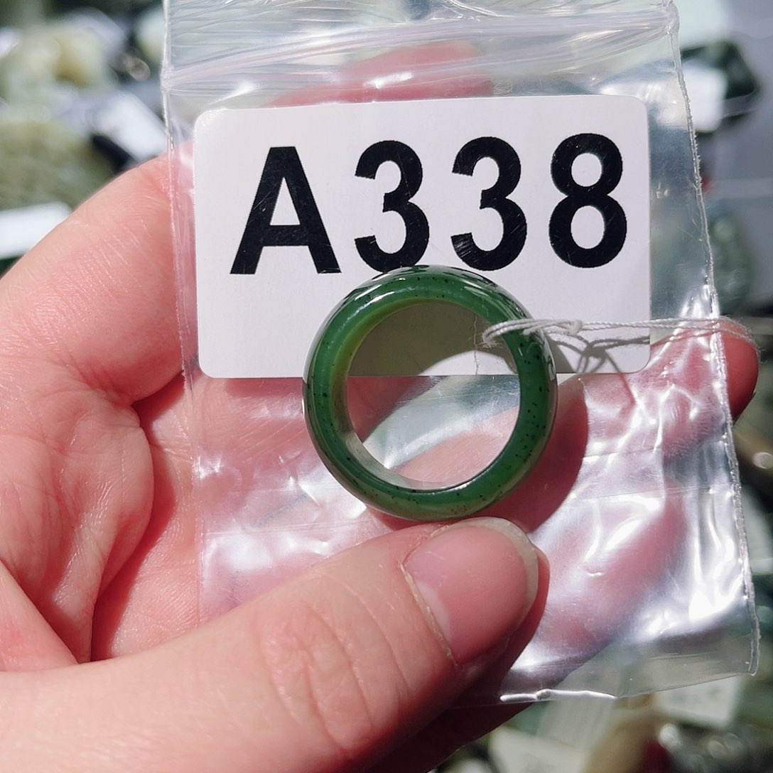 和田玉（糖玉）颈饰未镶嵌