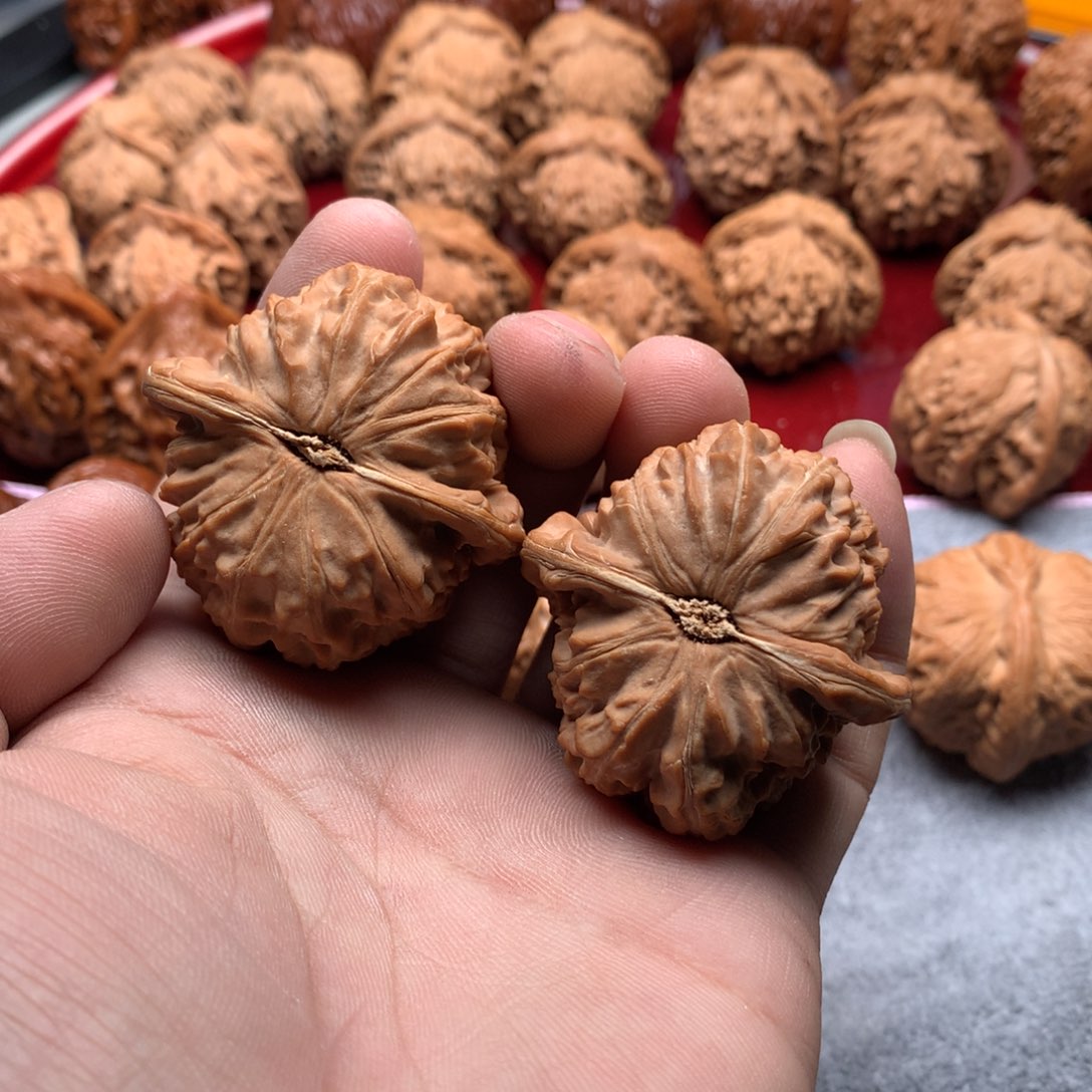 吊坠桃核43尺寸白狮子