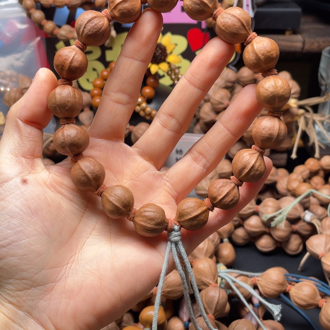 G***s吊坠橄榄核鲨鱼背铁核