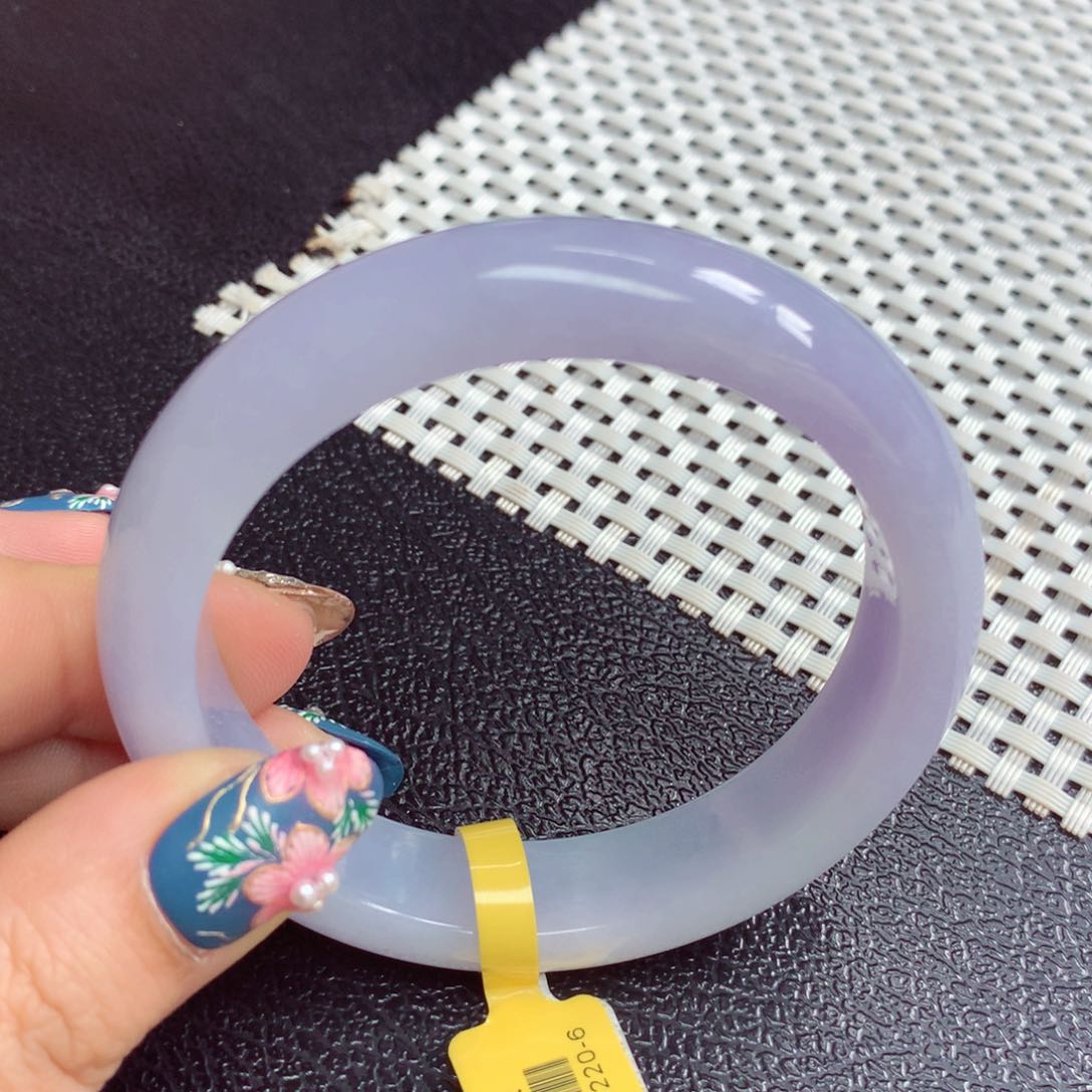 翡翠手镯未镶嵌缅甸