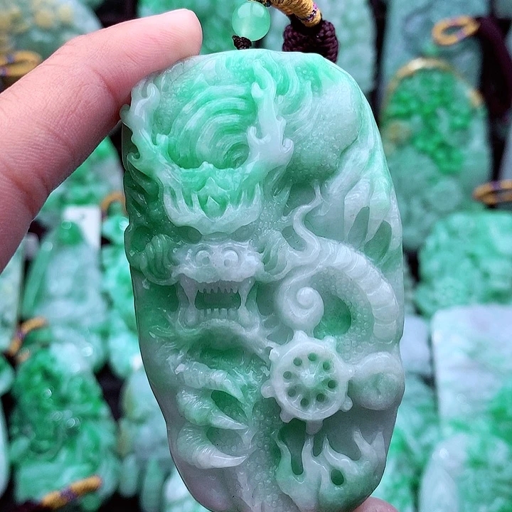 天然A货翡翠龙牌