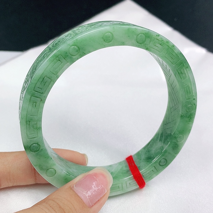 翡翠手镯未镶嵌圈57.6，2026