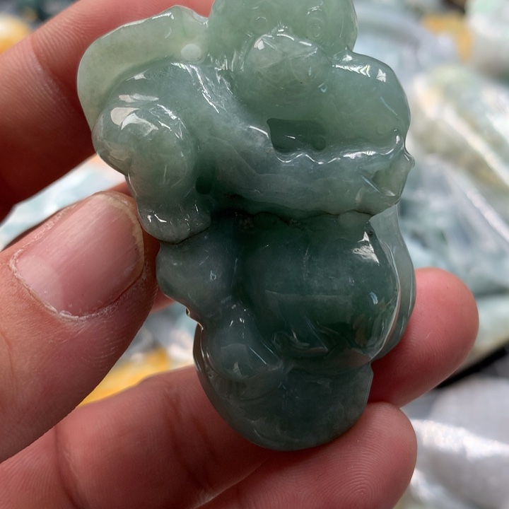 翡翠未镶嵌颈饰保真天然a货翡翠