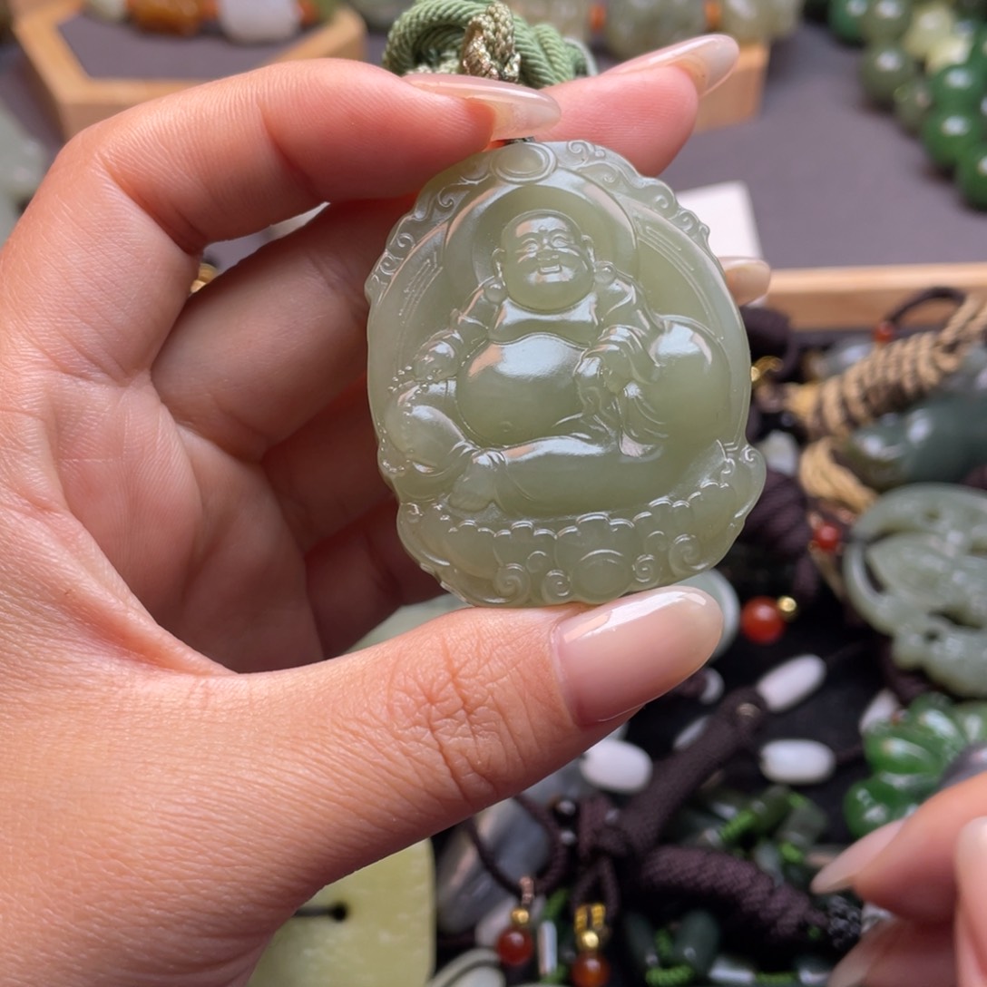 和田玉颈饰未镶嵌