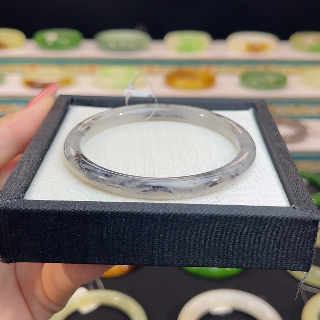 未镶嵌手镯和田玉意境烟紫