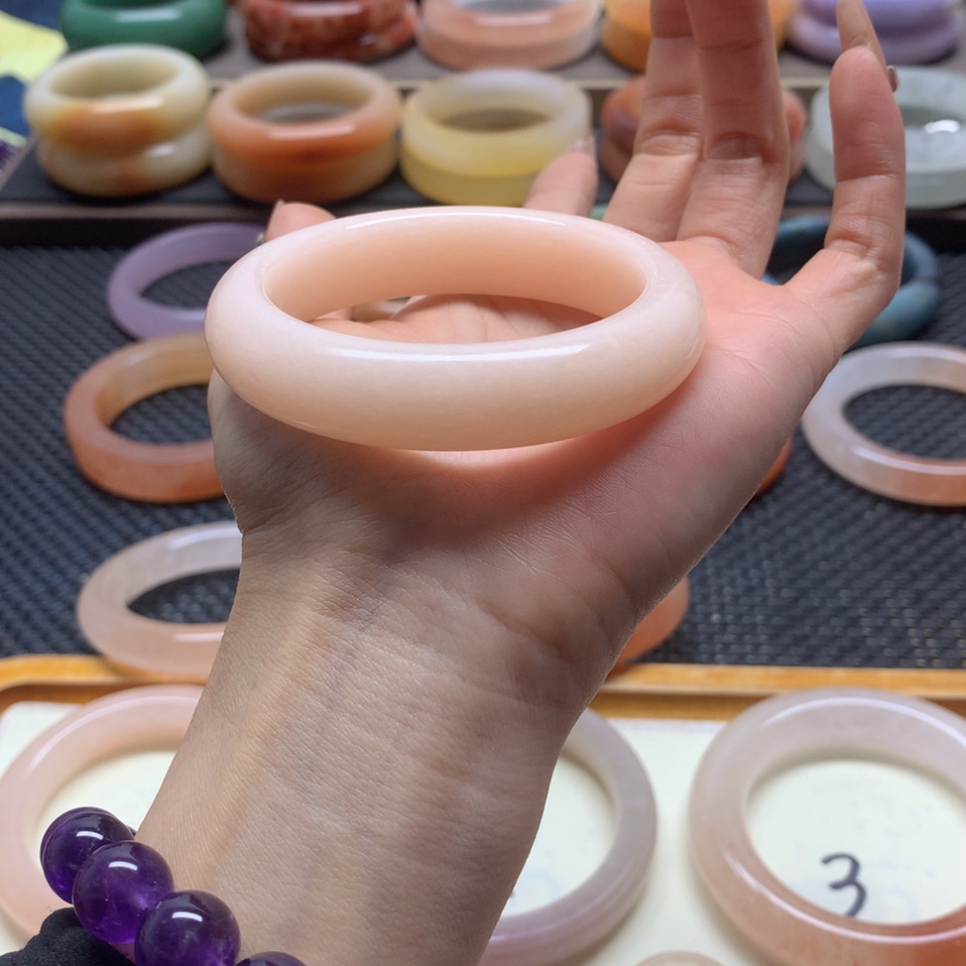 石英质玉手镯未镶嵌星*