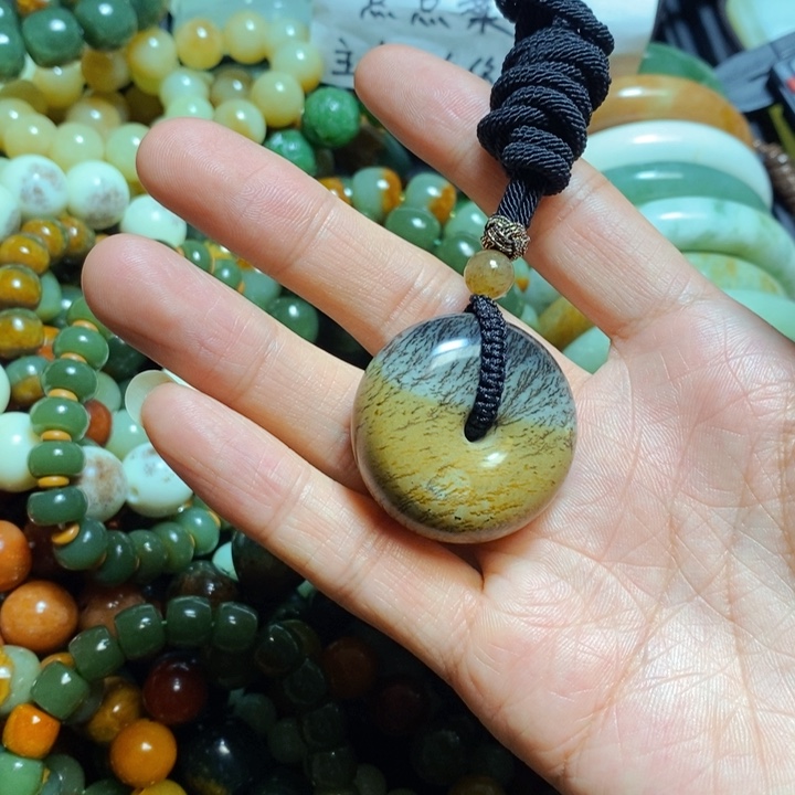 岫岩老玉（透闪石质玉）手链未镶嵌