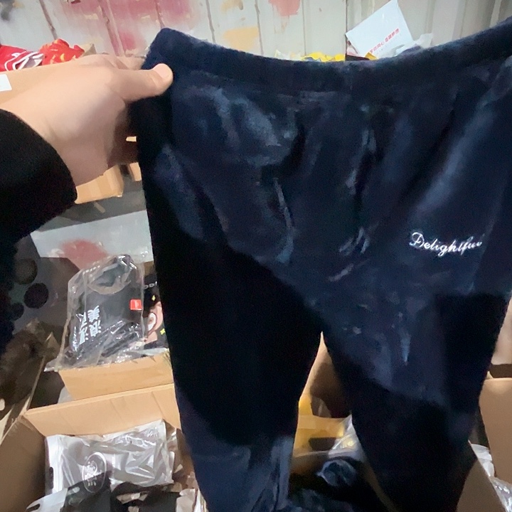 L码品牌法莱绒睡裤。  