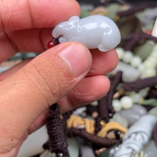 和田玉吊坠未镶嵌