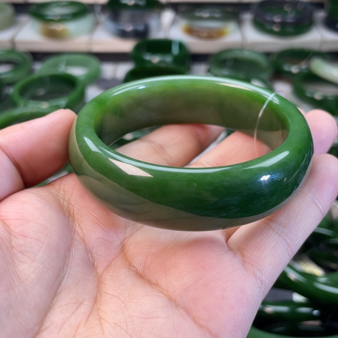 和田玉（碧玉）手镯未镶嵌