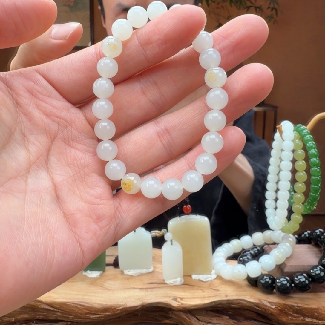 和田玉未镶嵌手机链新疆料卡8圆珠