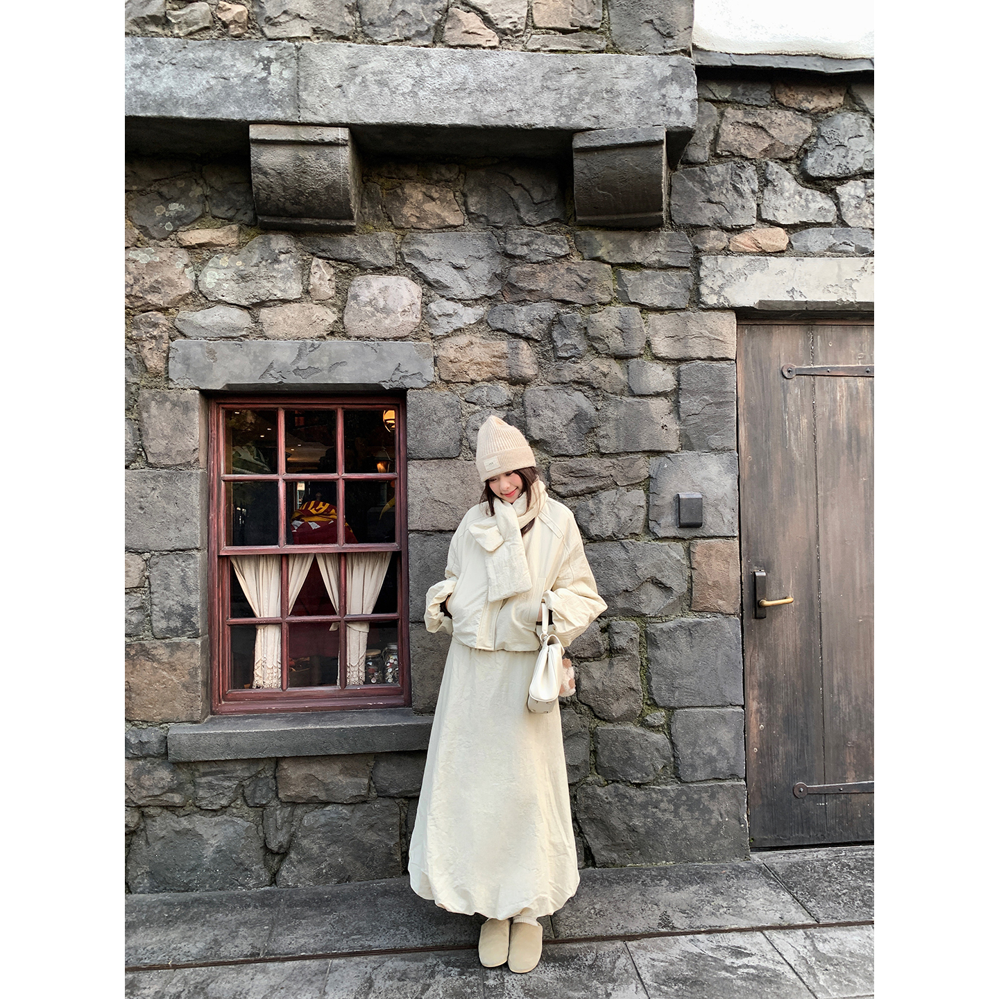 小君君布兰妮 白の北海道/一秒美女感棉服外套花苞半裙250785