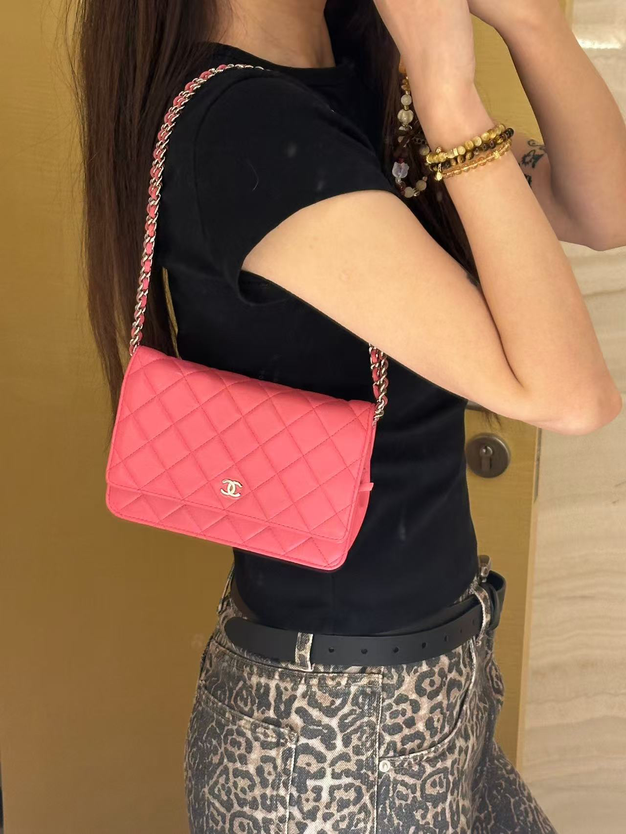 95新 Chanel/香奈儿 展会外场   粉银woc  16开