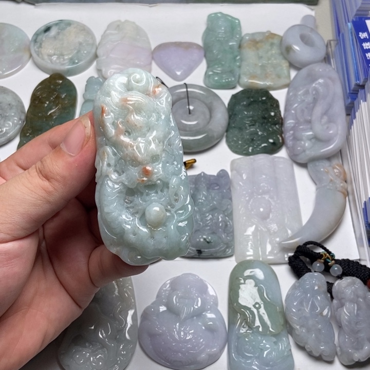 翡翠未镶嵌颈饰龙牌34