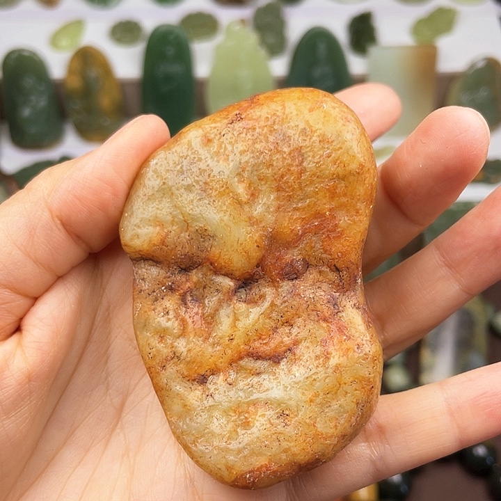 岫岩河磨玉（透闪石质玉）颈饰未镶嵌