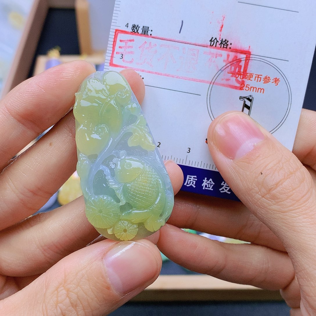 翡翠未镶嵌颈饰翡翠