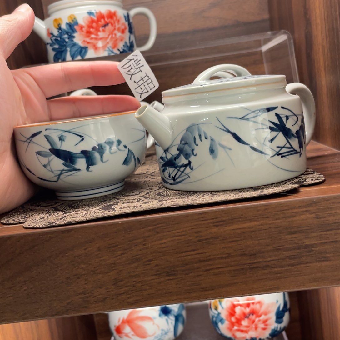 釉下手绘茶具微瑕