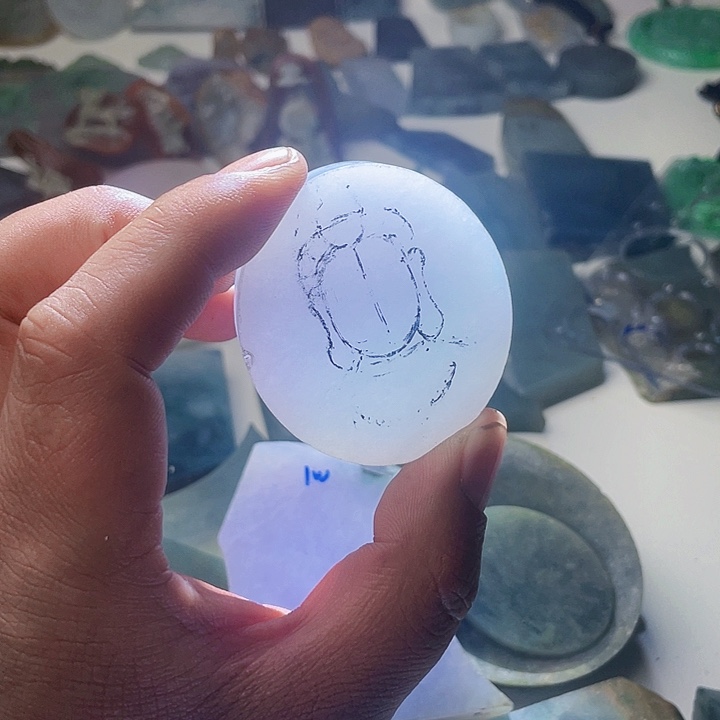 翡翠颈饰未镶嵌雨*莲翡翠