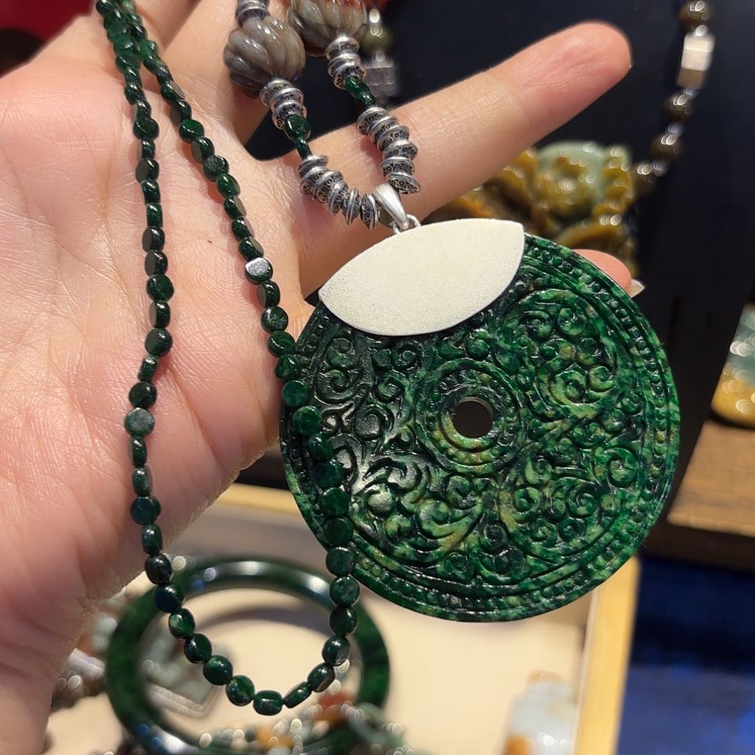 翡翠颈饰未镶嵌原创