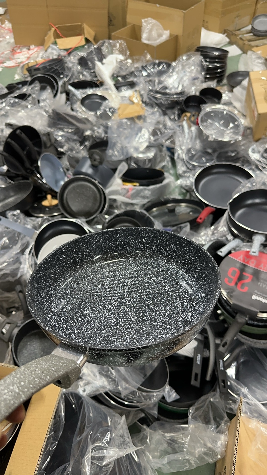 A48煎锅炒锅不粘锅口径24 高度5 外贸尾货部分微瑕，介意勿拍