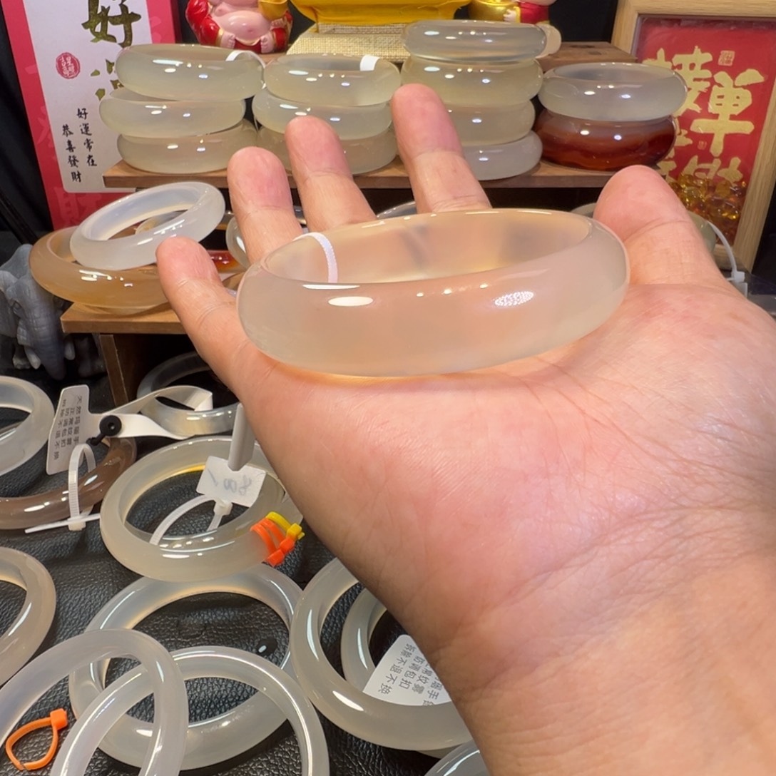 U****手镯玛瑙/玉髓未镶嵌