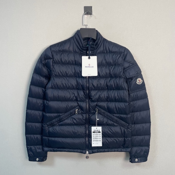 未使用 MONCLER 盟可睐Agay徽标羽绒服/2码/带吊/价10650