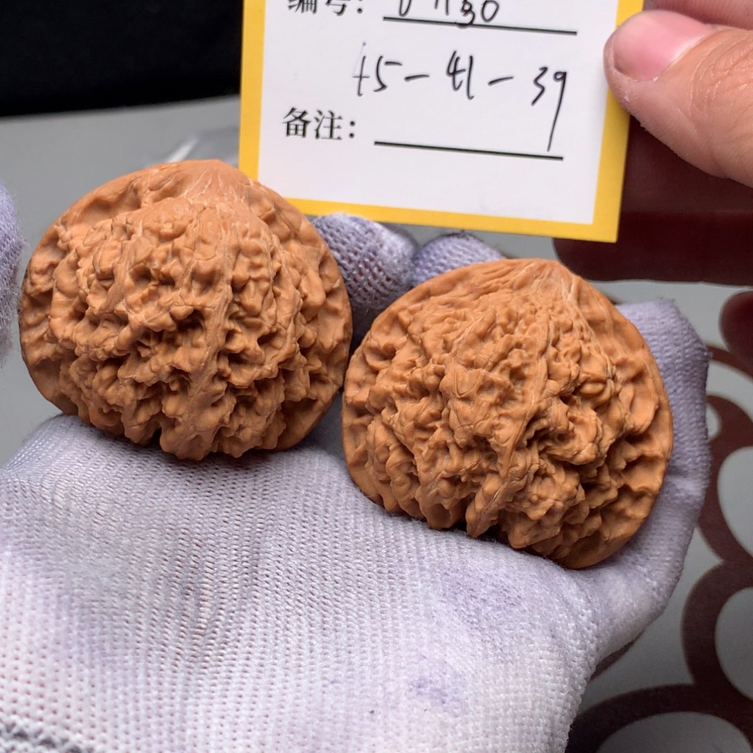 文玩核桃吊坠d1150百花山
