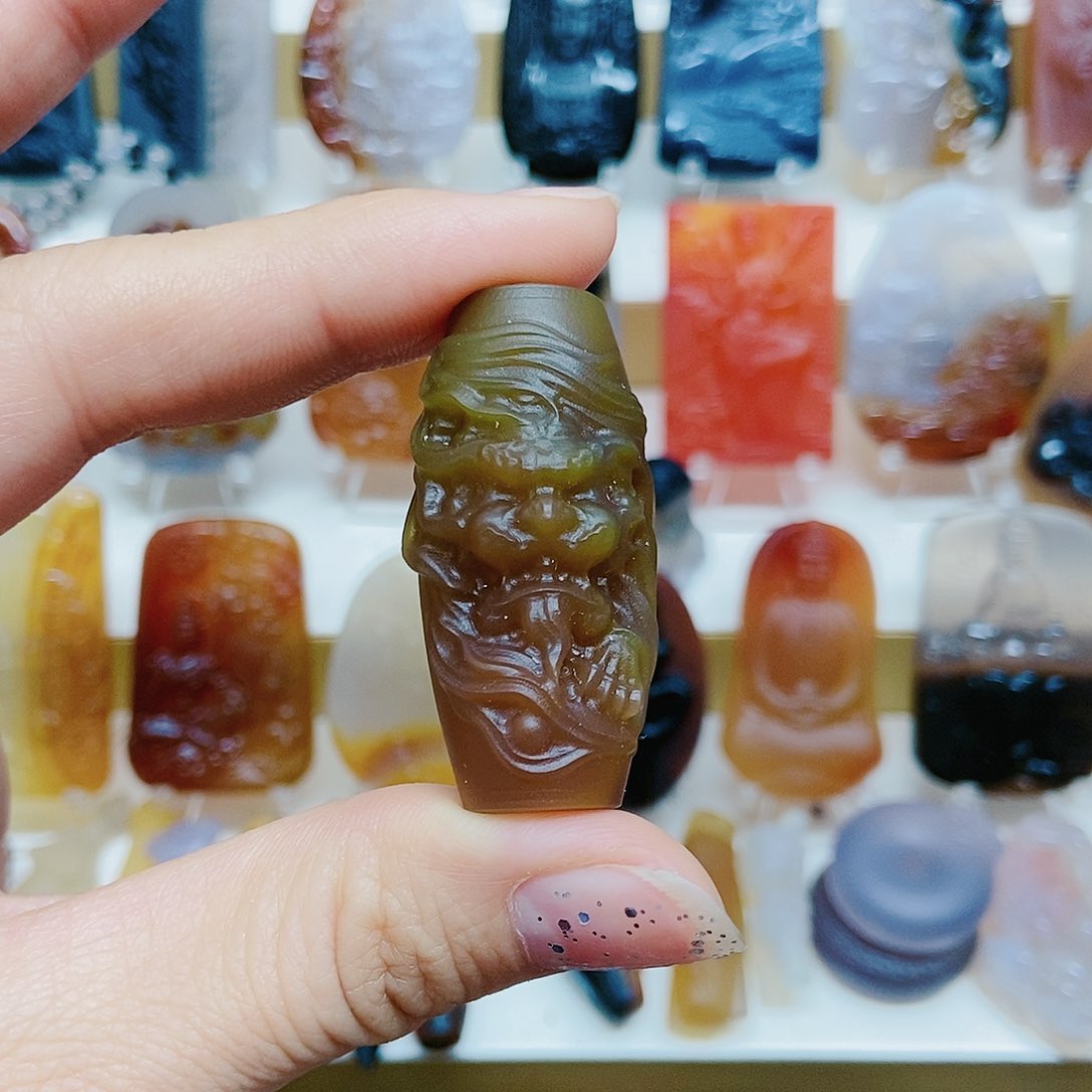 玛瑙/玉髓颈饰未镶嵌大**?