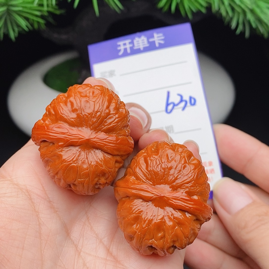 焱***喆文玩核桃把件37元宝630