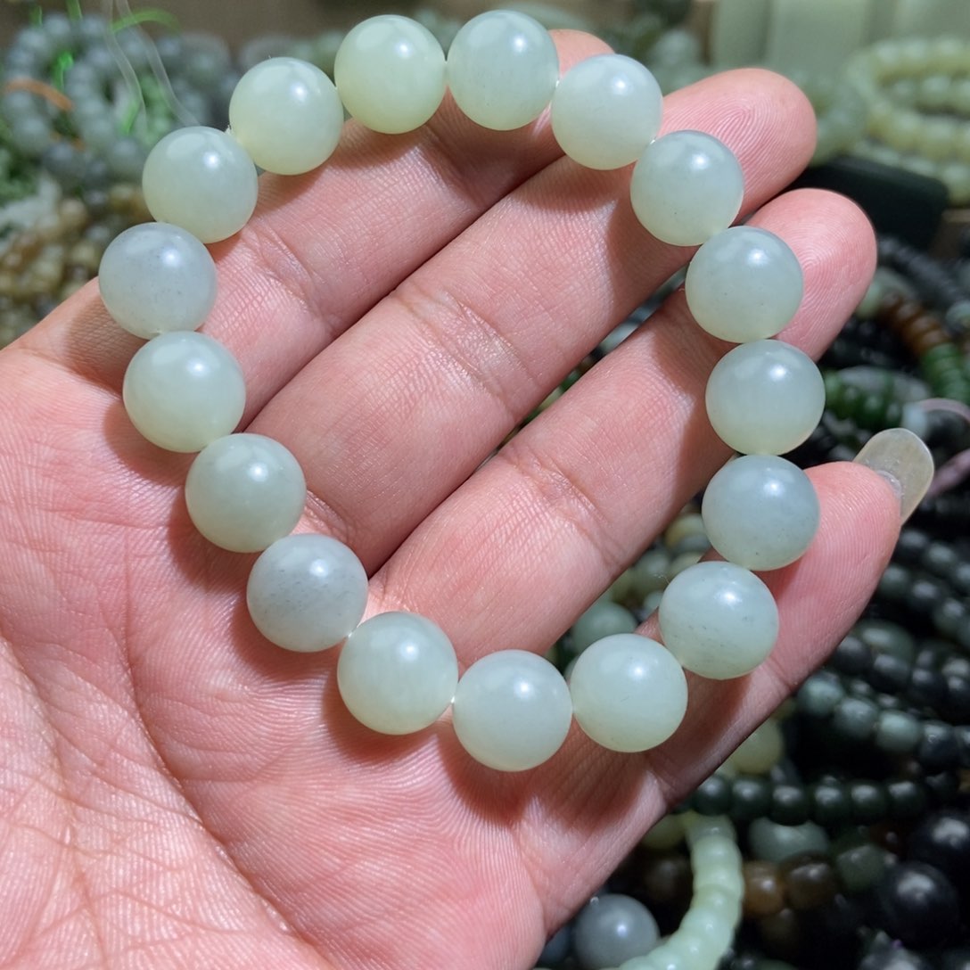 未镶嵌和田玉手链