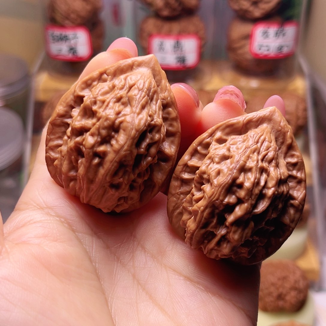 文玩核桃吊坠38尺全品大红袍