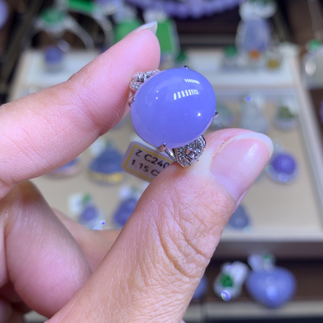 翡翠颈饰18K金镶嵌翡翠