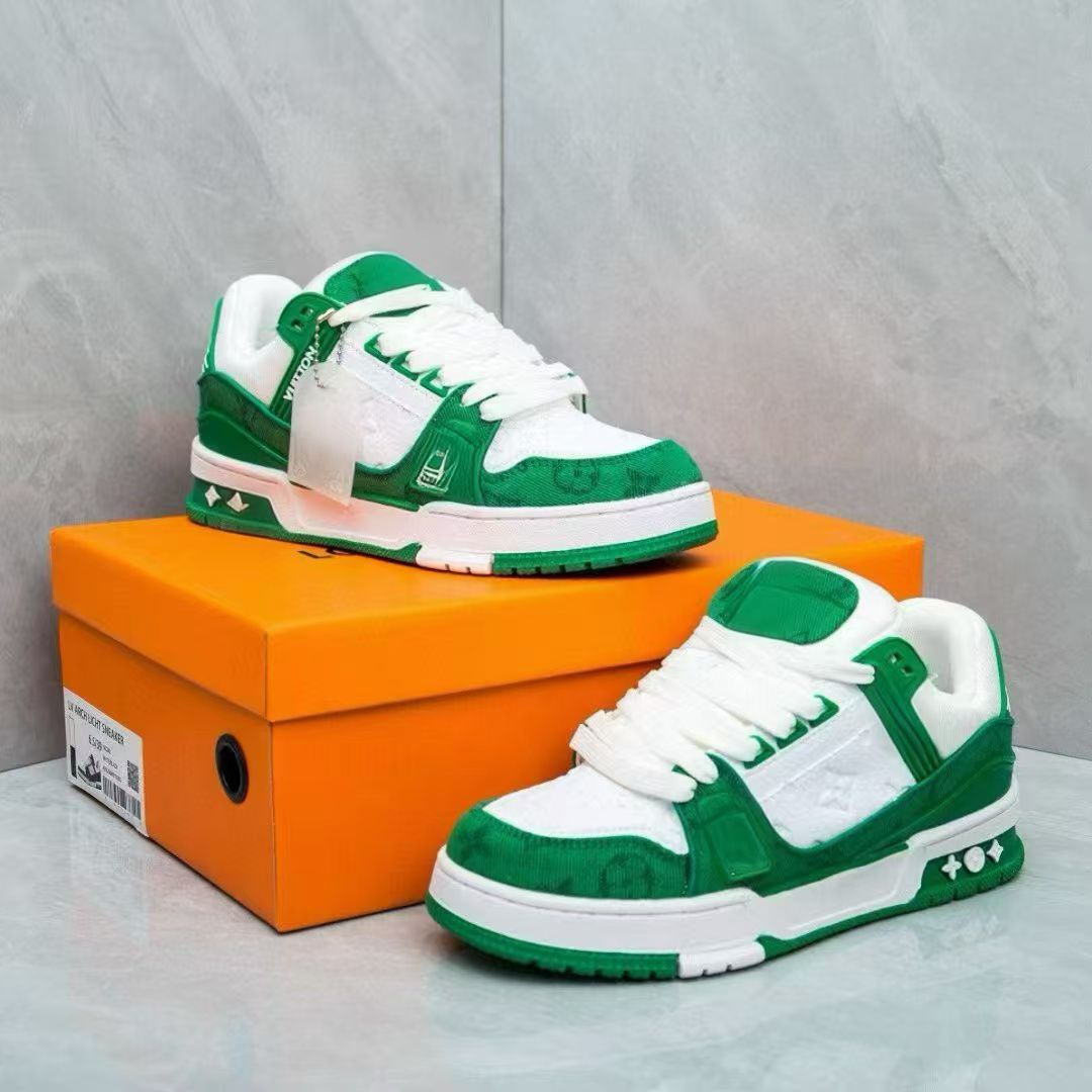 陆易低帮休闲板鞋男女同款23029