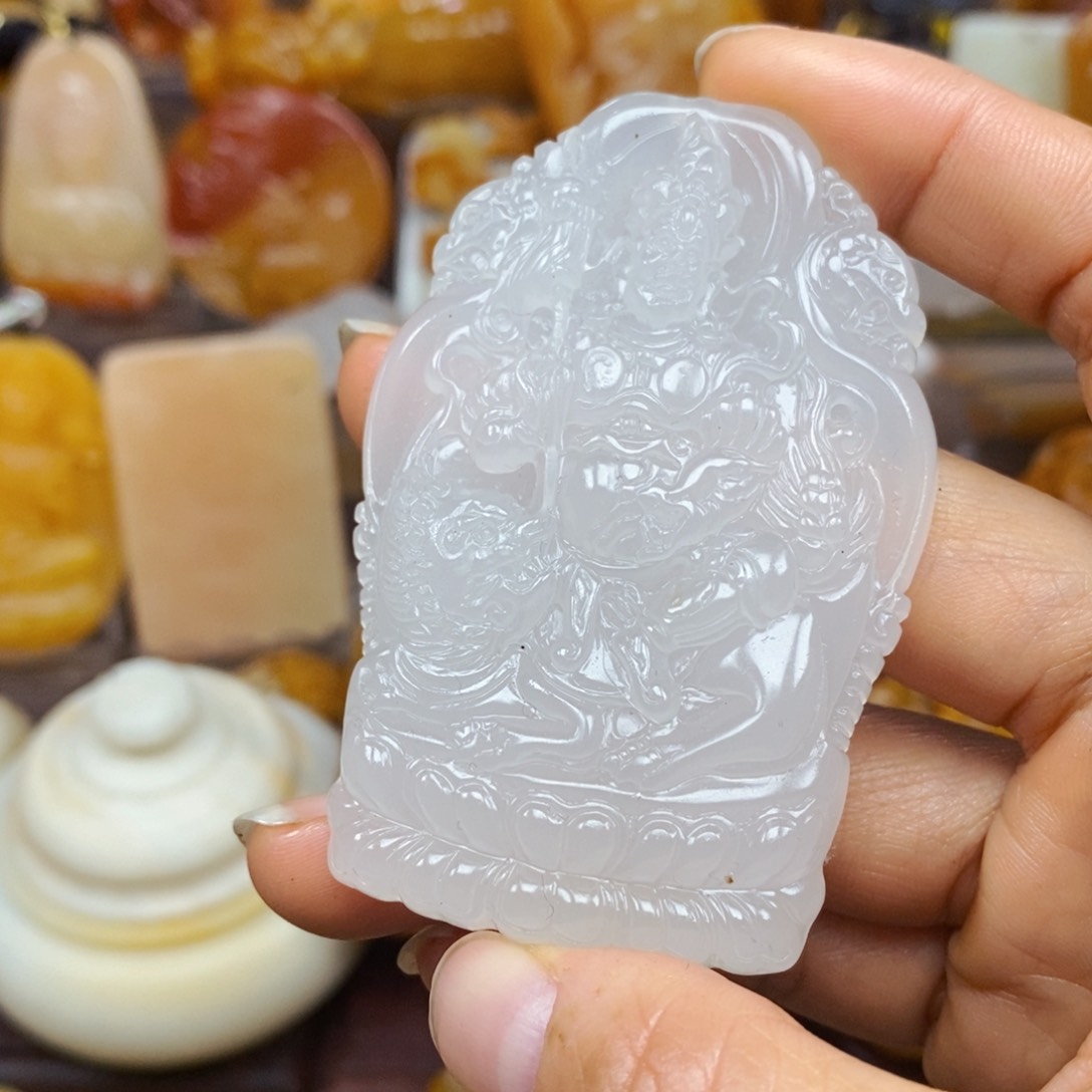 石英质玉颈饰未镶嵌