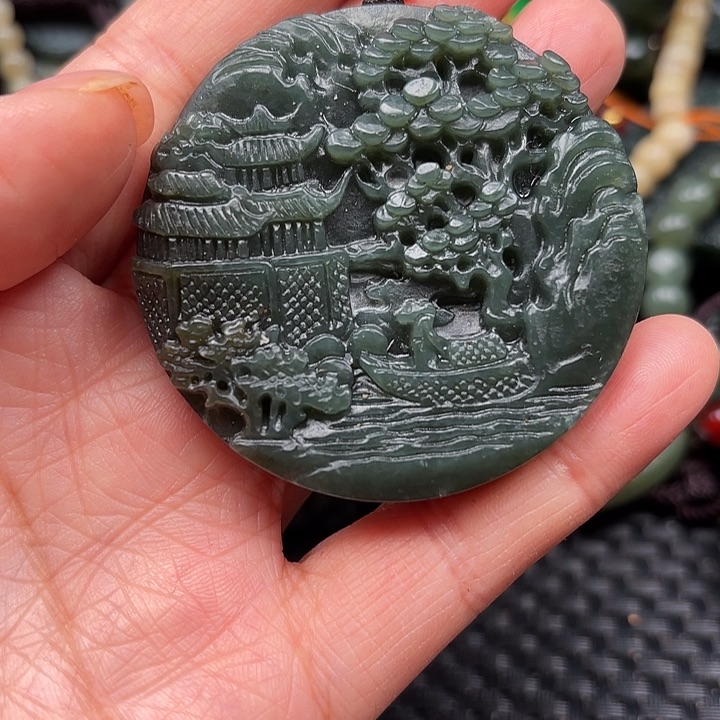 和田玉颈饰未镶嵌