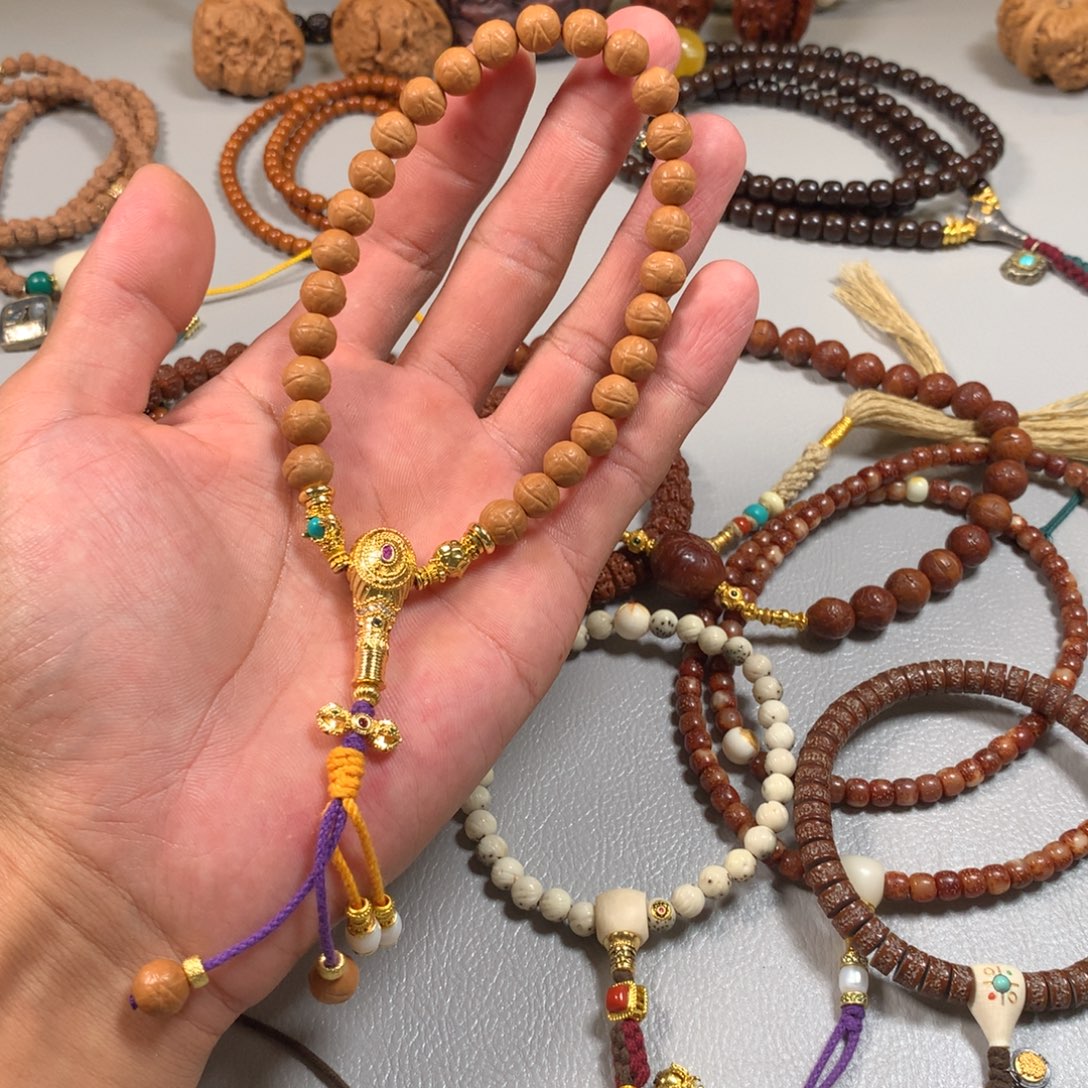 吊坠猴头核桃。。。。。。。。。。