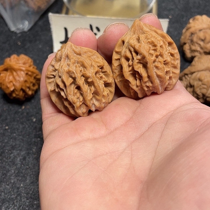 站***上文玩核桃把件大龙