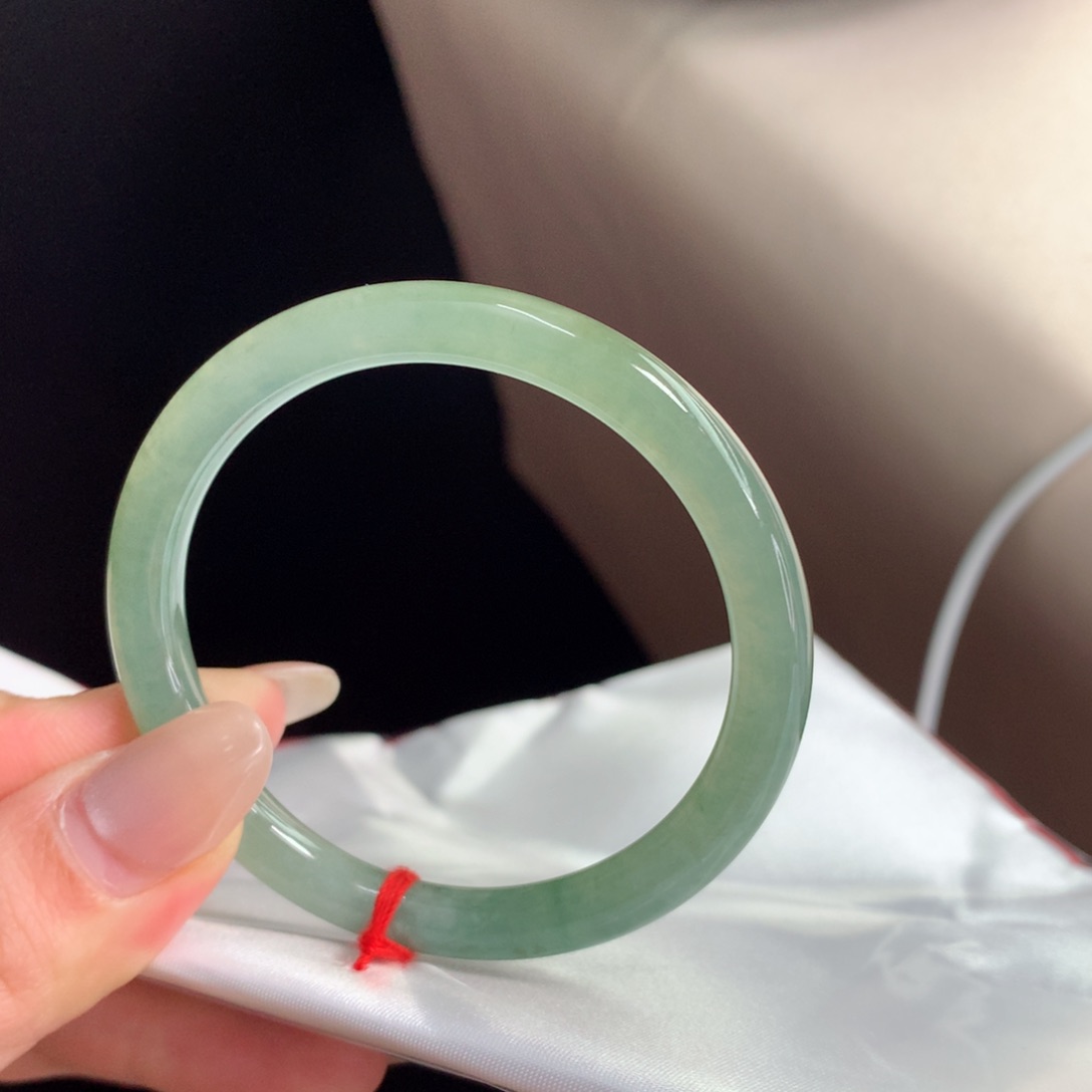 翡翠手镯未镶嵌(9号)美人条