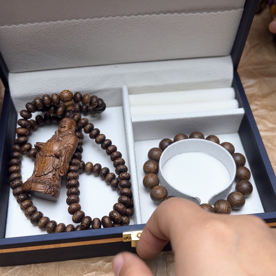 大叶紫檀（黑酸枝木类）